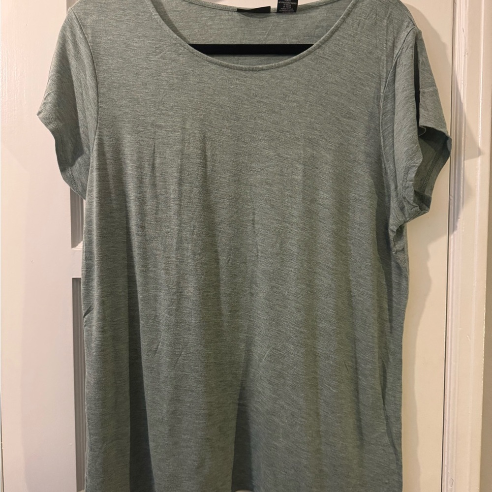 Tahari Light Green Short Sleeve Top
